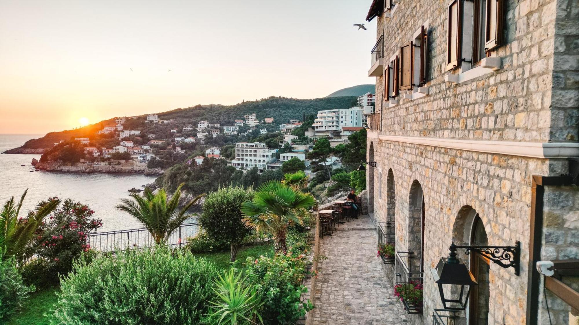 Hotel Pirate Old Town Ulcinj Exterior photo